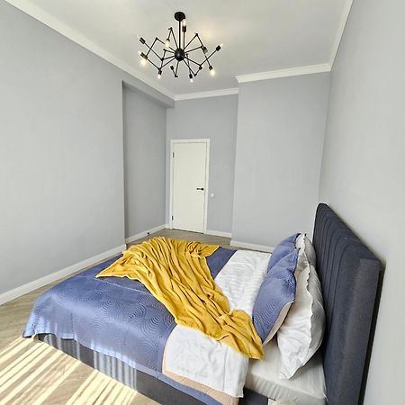 3 Room Gagarin Park Residential Complex Near Mega Shopping Mall Алма Ата Екстериор снимка