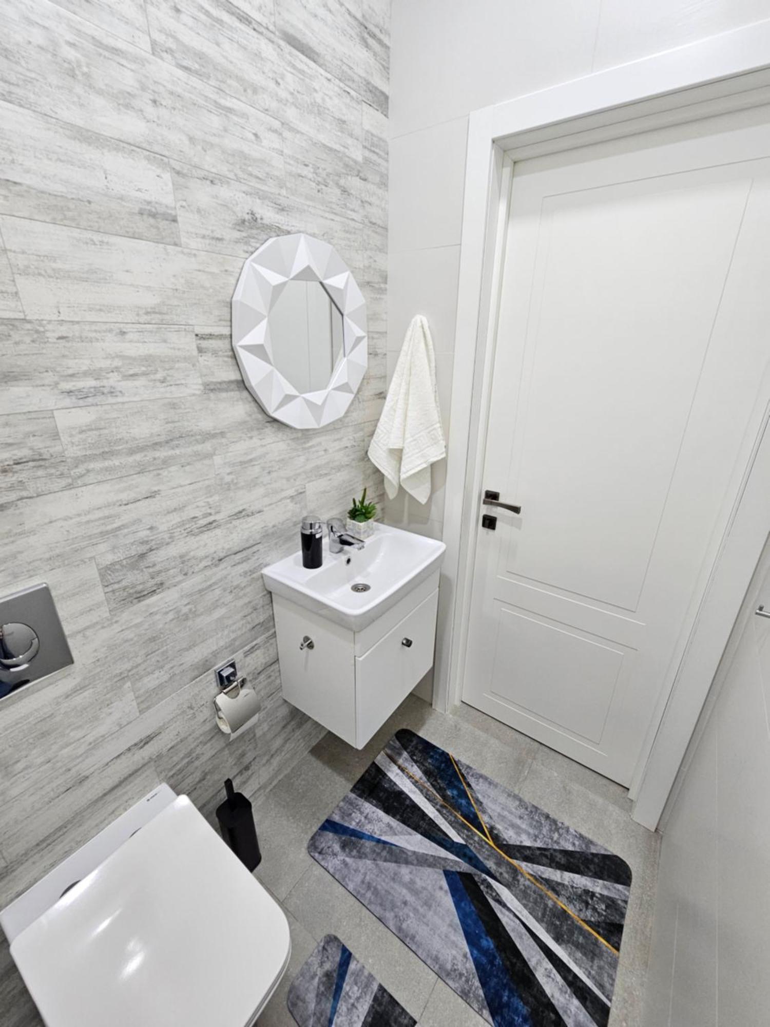 3 Room Gagarin Park Residential Complex Near Mega Shopping Mall Алма Ата Екстериор снимка