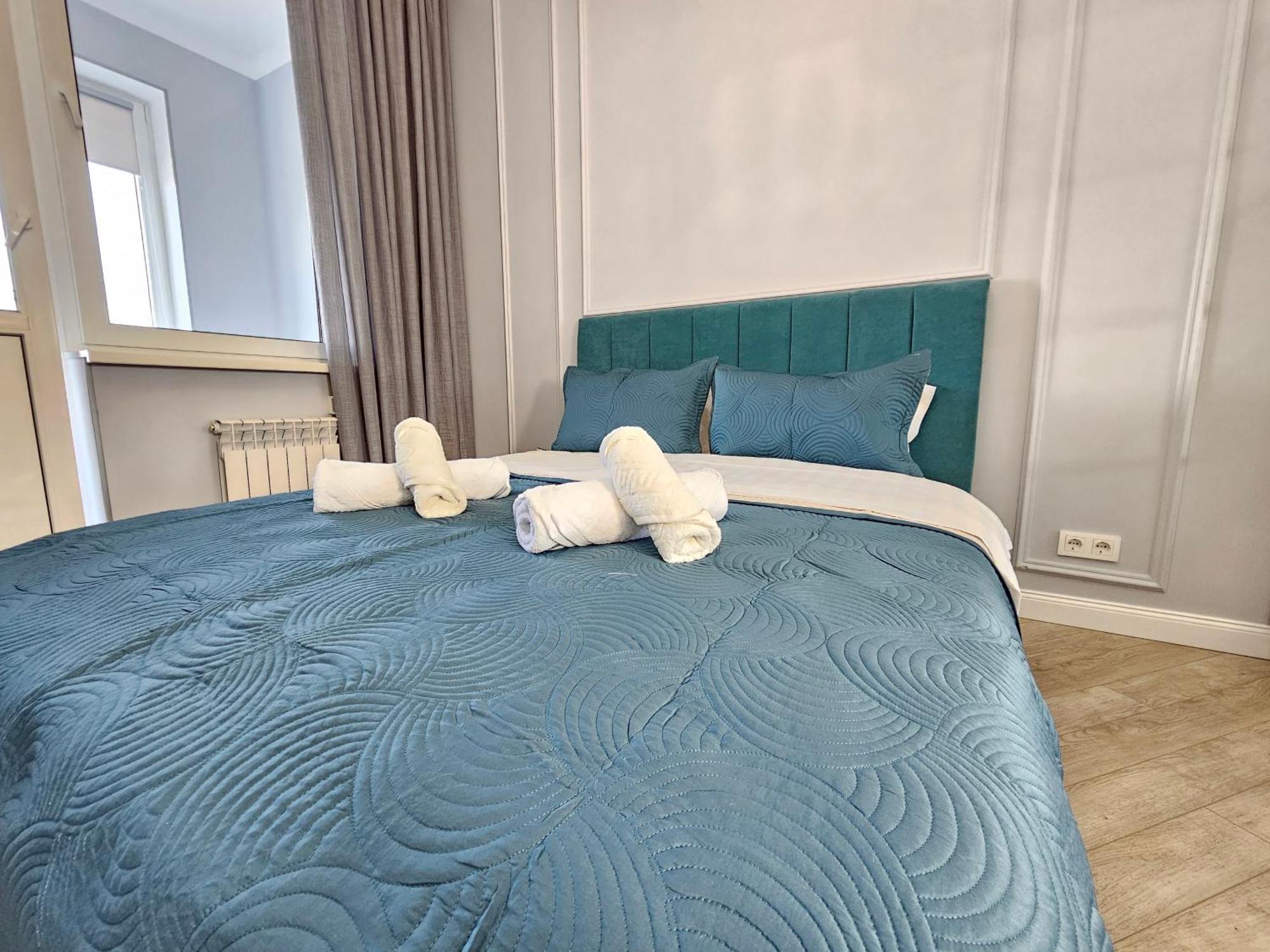 3 Room Gagarin Park Residential Complex Near Mega Shopping Mall Алма Ата Екстериор снимка