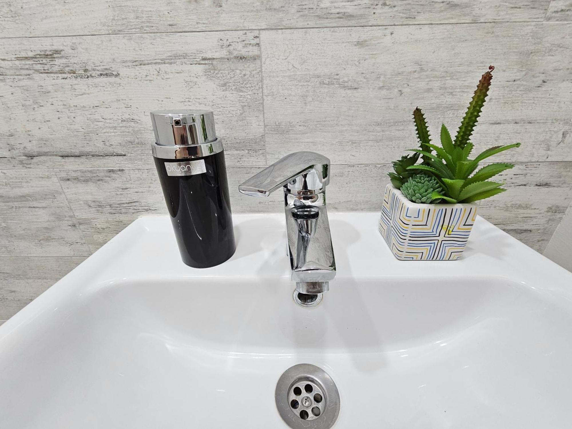 3 Room Gagarin Park Residential Complex Near Mega Shopping Mall Алма Ата Екстериор снимка